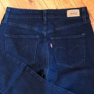 Levi’s High Rise Skinny : Deep Indigo 🌻